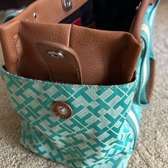 Tommy Hilfiger bag - Picture 3 of 9
